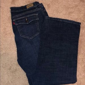 Levi’s Perfectly Slimming Boot Cut 512 Jeans Sz 16